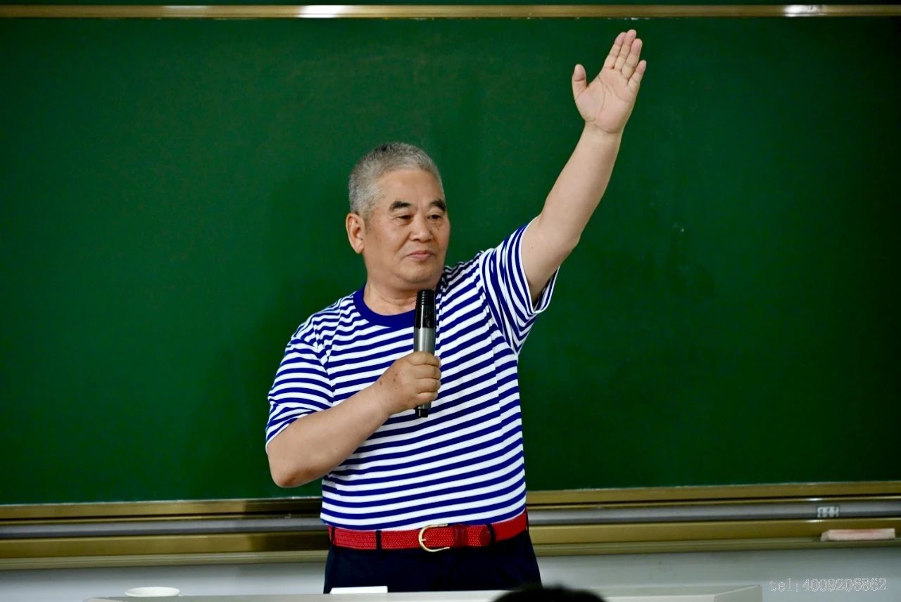 儲吉旺為高校學子講授“畢業(yè)最后一課”(圖3)